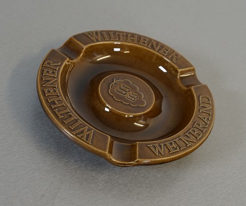 Vecchio posacenere ceramica - in,